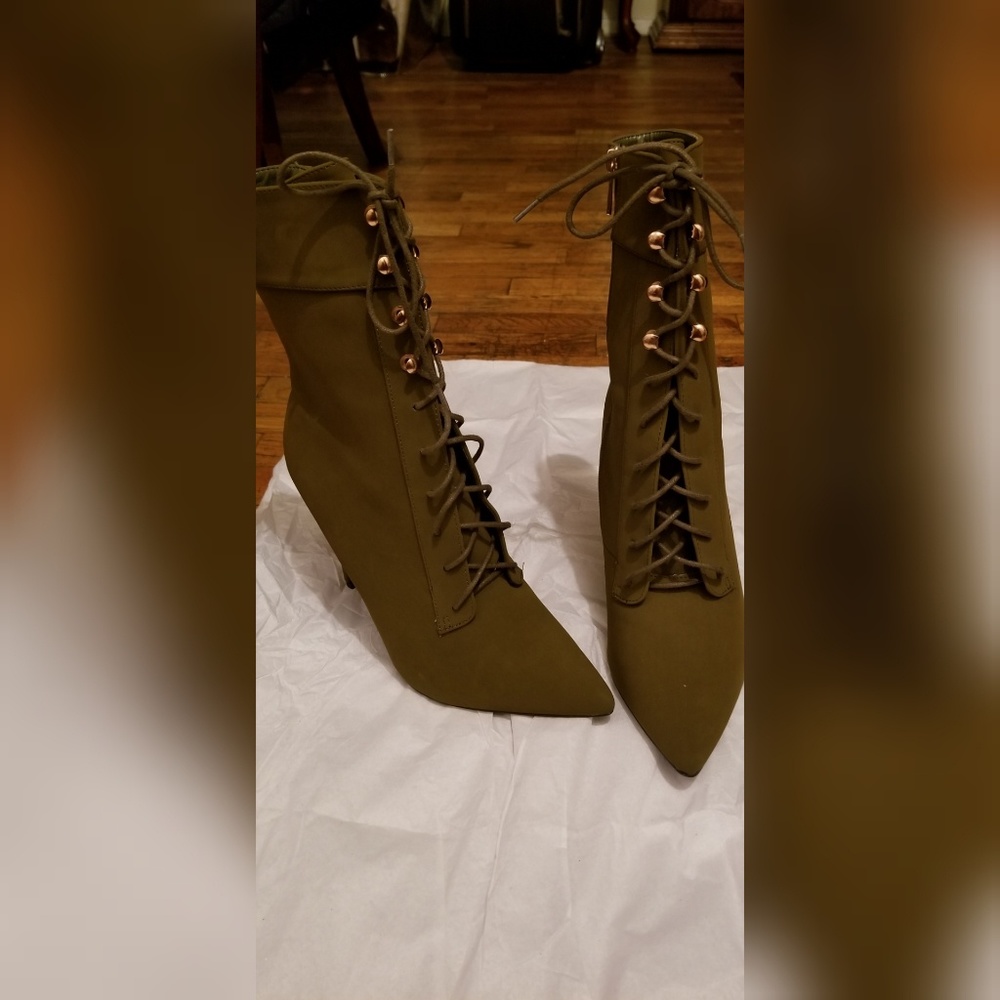 ❤ new years Point Toe Booties